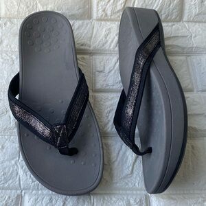Vionic High Tide Platform Metallic Gray Black Thong Sandals 10 wide